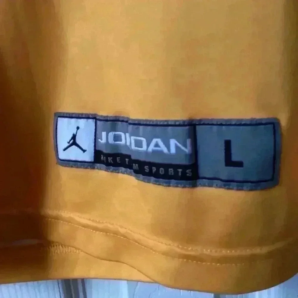 MICHEAL JORDAN ST. JOSHEP’S GOLD JUMP MAN WARM UP NIKE SHOOTER SHIRTS SIZE LARGE
